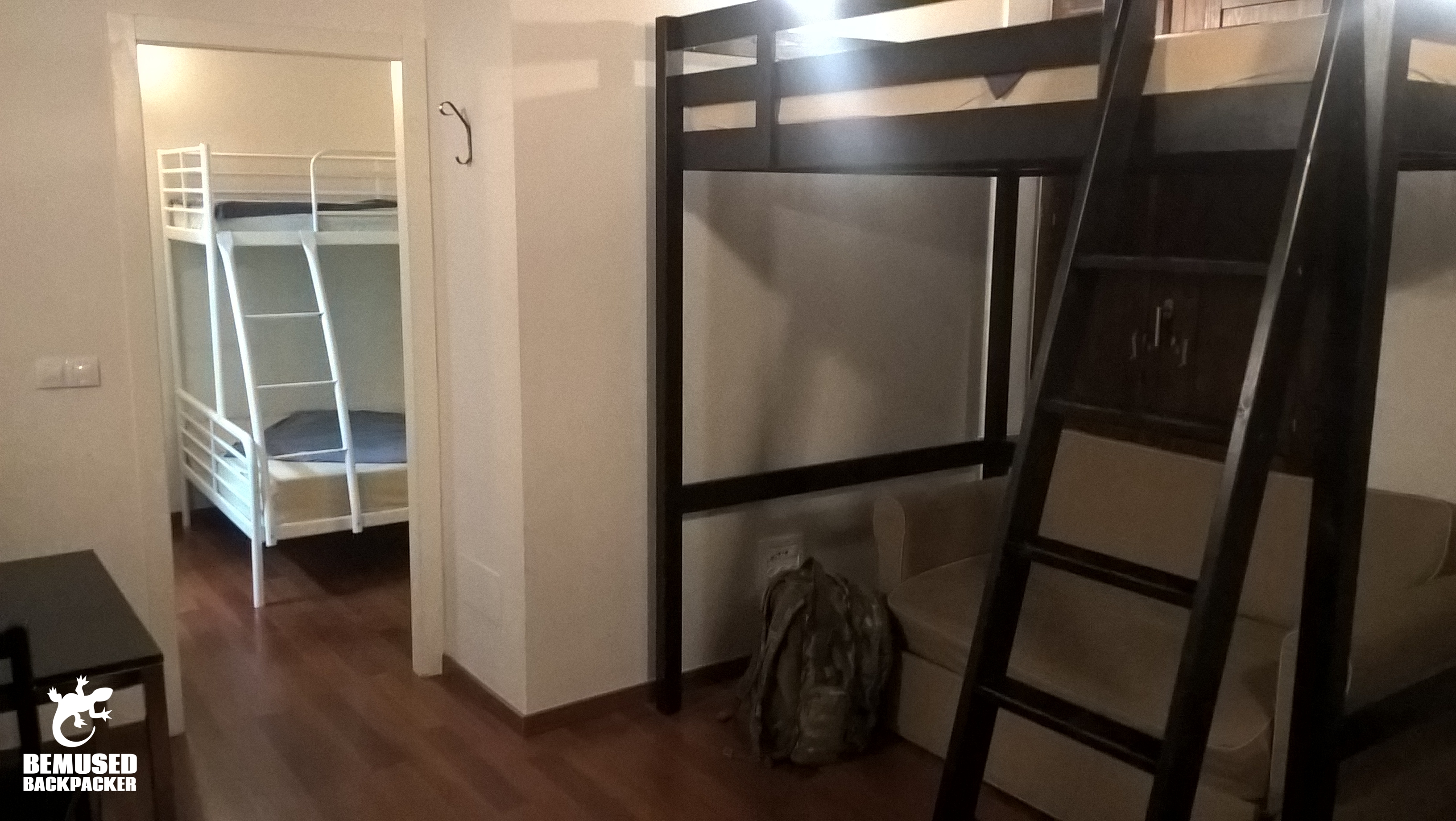 granada-inn-spain-review-room