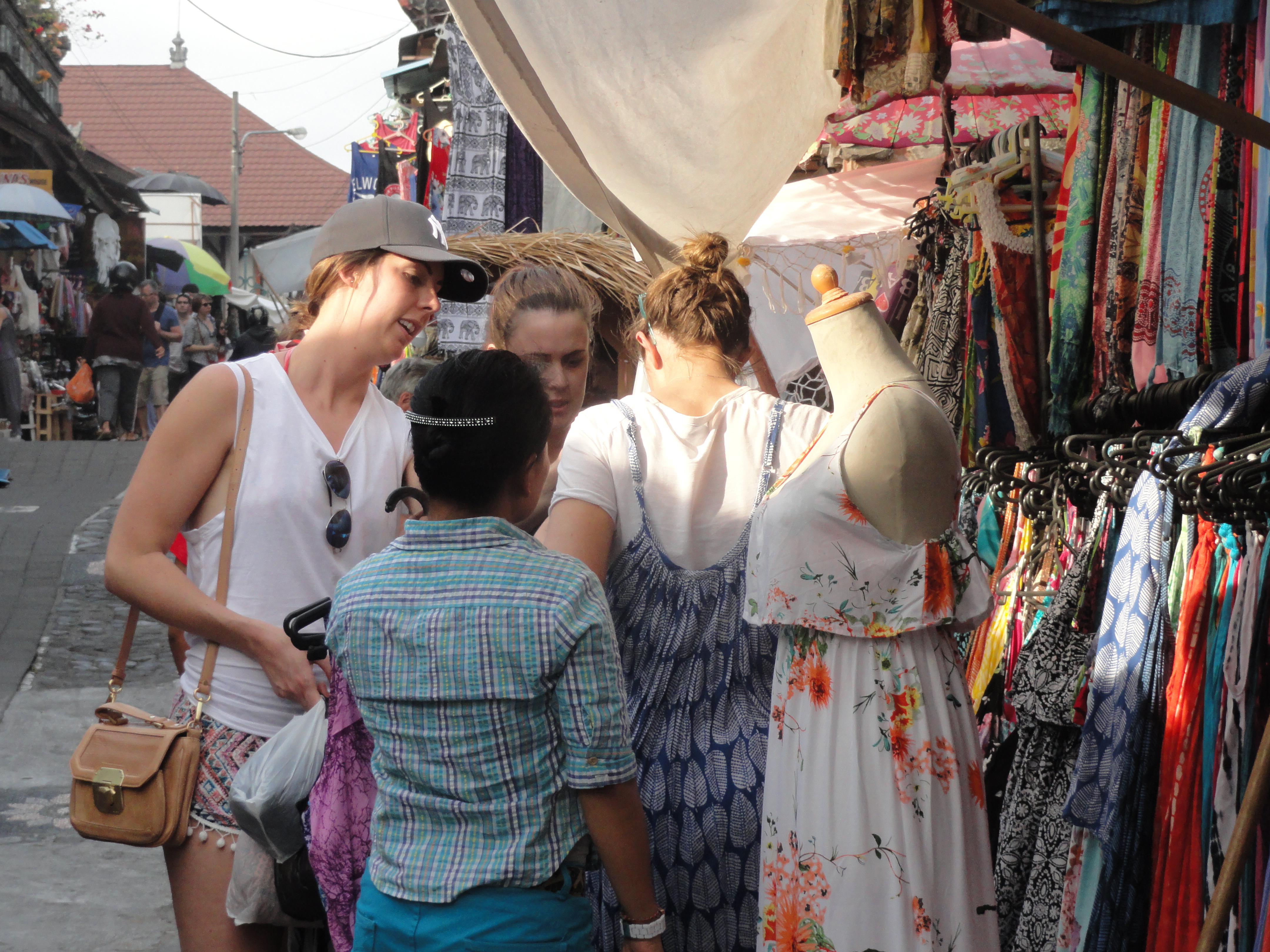 How To Outsmart And Avoid Pickpockets On Your Gap Year